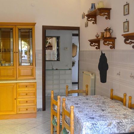 Appartamento In Via Calvi ลิโด ดิ ออสเตีย ภายนอก รูปภาพ