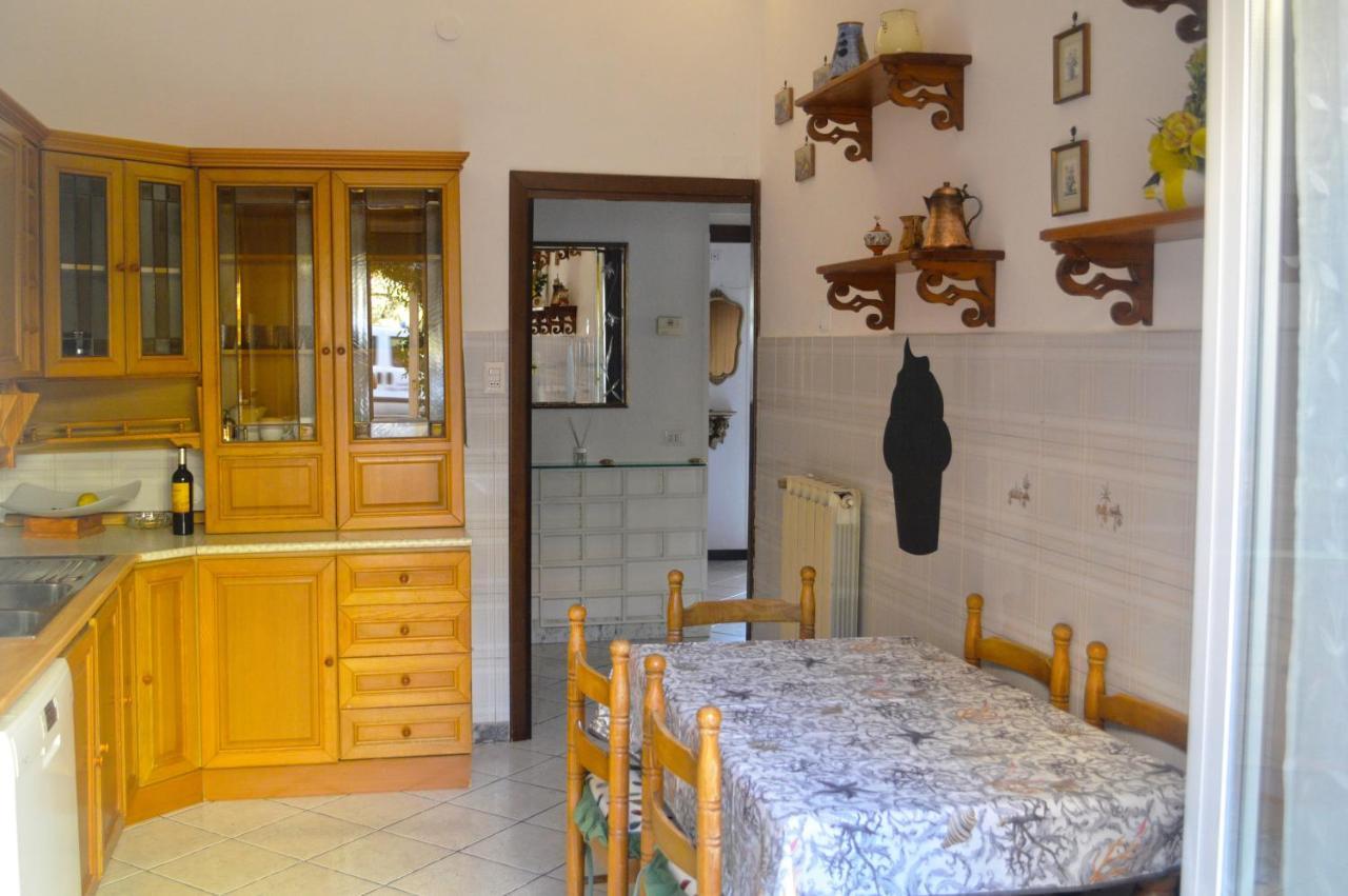 Appartamento In Via Calvi ลิโด ดิ ออสเตีย ภายนอก รูปภาพ