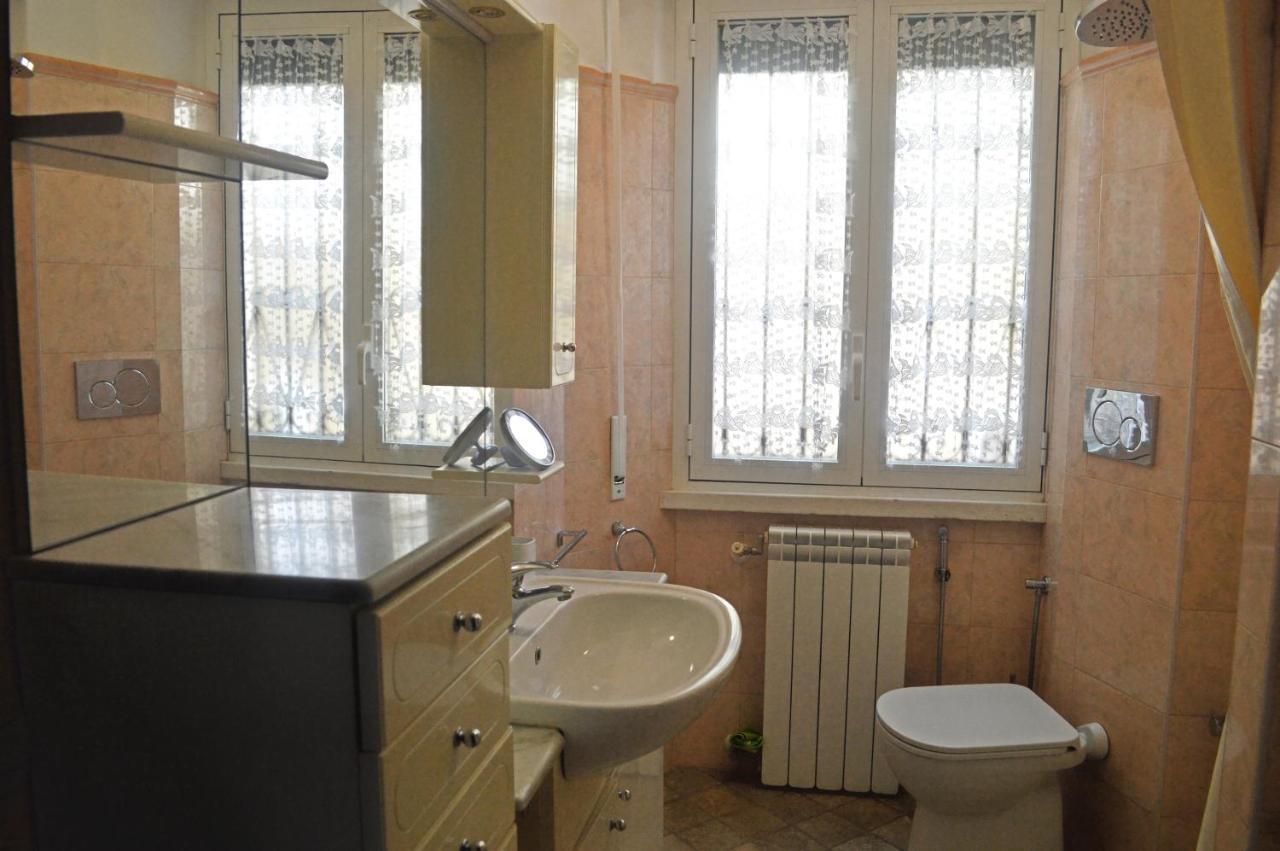 Appartamento In Via Calvi ลิโด ดิ ออสเตีย ภายนอก รูปภาพ